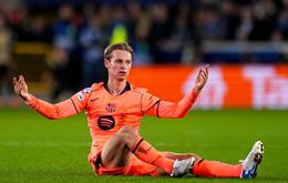 Frenkie de Jong không hài lòng với cách phòng ngự của Barca