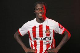 Tiểu sử tiền đạo Eliezer Mayenda