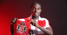 Tiểu sử tiền vệ phòng ngự Jay Matete