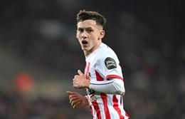 Tiểu sử tiền vệ Chris Rigg