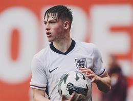 Tiểu sử cầu thủ Oliver Scarles là hậu vệ West Ham