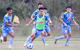 ĐT Việt Nam tập buổi đầu tại Lào