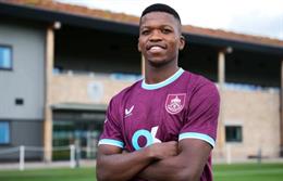 Thông tin, tiểu sử tiền vệ Florentino 