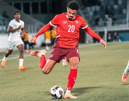 Tiểu sử cầu thủ Zachary Athekame