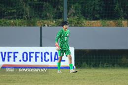 Cầu thủ đeo kính thi đấu tại giải U17 châu Á