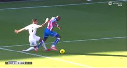 Leny Yoro bị chỉ trích sau chiến thắng của MU trước Crystal Palace