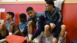 Vì sao William Saliba vắng mặt trước Chelsea?