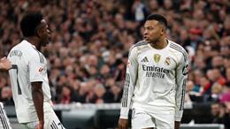 Kylian Mbappe là cầu thủ đầu tiên ở châu Âu làm được điều này?