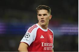 Paul Merson chỉ trích Mikel Arteta vì loại bỏ Viktor Gyokeres