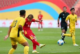 U22 Việt Nam vs U22 Philippines: Trong giấc mơ bỏng cháy của Lê Viktor