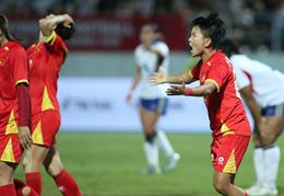 Video: ĐT nữ Việt Nam mất oan bàn thắng vào lưới Philippines
