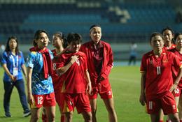 Bóng đá Việt Nam lần đầu thua penalty ở chung kết SEA Games