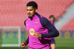 Liverpool bất ngờ chiêu mộ Ronald Araujo từ Barca