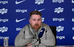 HLV tạm quyền lên tiếng về tương lai tại Chelsea