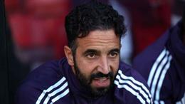 Neville sốc vì quyết định sa thải Amorim của Man United