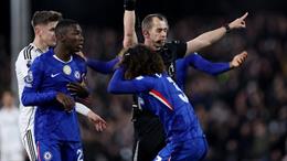 Chelsea nhận thẻ đỏ thứ 5 ở Premier League mùa này