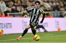 Arsenal gia nhập cuộc đua giành hậu vệ của Newcastle