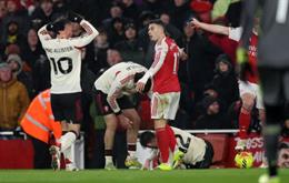 Huyền thoại Arsenal chỉ trích Gary Neville vì nhắm vào Gabriel Martinelli