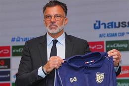 HLV Thái Lan thở phào vì không cùng bảng Việt Nam và Indonesia
