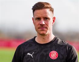Ter Stegen chính thức gia nhập Girona dưới dạng cho mượn