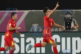 Màn ăn mừng đáng chú ý của Quốc Việt