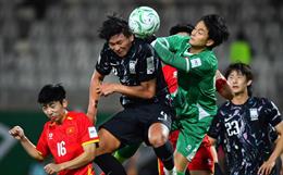 Thủ môn U23 Việt Nam xin bắt dù được HLV khuyên nghỉ ngơi