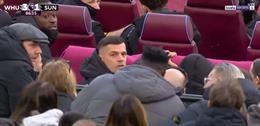 Xhaka tranh cãi gay gắt với CĐV West Ham ở thất bại của Sunderland