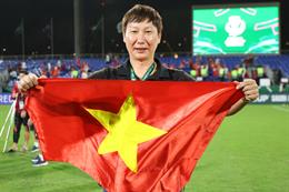 HLV Kim Sang Sik sẵn sàng đối đầu với ĐT Hàn Quốc