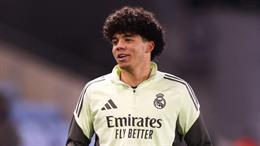 Real Madrid ký hợp đồng chuyên nghiệp đầu tiên với con trai Marcelo