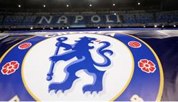 Cổ động viên Chelsea nhập viện trước trận đấu với Napoli