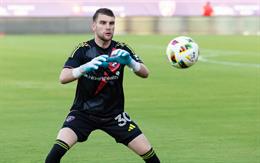 Thủ môn ĐT Indonesia cập bến CLB Ajax Amsterdam