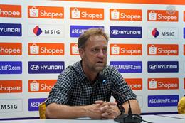 HLV Polking muốn học trò quên đi thất bại trước Selangor