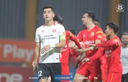 Xuân Son, Tiến Linh 'rủ nhau' đá hụt pen ở vòng 12 V.League