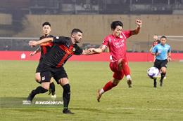Đình Bắc khiến hàng thủ Ninh Bình FC lao đao những phút cuối trận