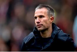 Ruud Gullit đã ủng hộ Robin van Persie dẫn dắt MU