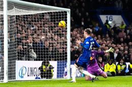 Cole Palmer bỏ lỡ khó tin khiến Chelsea chịu chia điểm với Leeds