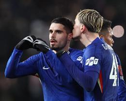 Pedro Neto lập hattrick, Chelsea dễ dàng vào vòng 5 FA Cup