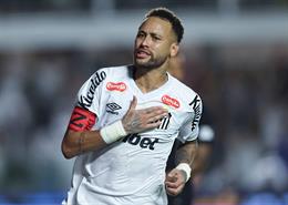 Neymar ghi bàn trở lại, đáp trả chỉ trích hết thời