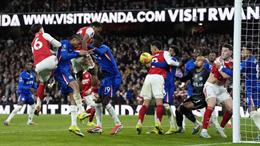 FIFA không siết luật các tình huống tranh chấp phạt góc