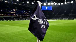 UEFA phạt Tottenham vì CĐV có hành vi chào kiểu phát xít