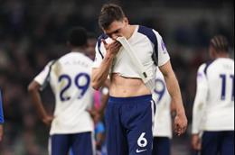 Peter Crouch chỉ trích thậm tệ Tottenham