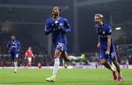 Joe Cole gọi Joao Pedro là quái vật