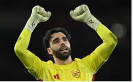 Edwin van der Sar nhận định bất ngờ về David Raya và Andre Onana