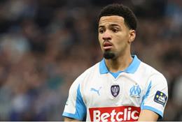 Arsenal bị chỉ trích dữ dội vì để Ethan Nwaneri ra đi