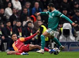 Liverpool lại lạc lối trong đêm Istanbul