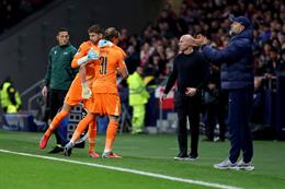 Làm sao Igor Tudor có thể rút Antonin Kinsky ra sân theo cách như vậy? 