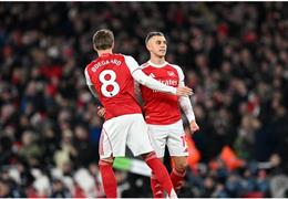 Arteta cập nhật tình hình Odegaard và Trossard trước trận gặp Everton