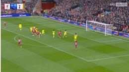 Jamie Carragher chỉ trích thủ môn Guglielmo Vicario của Tottenham