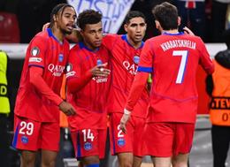 Achraf Hakimi lập kỷ lục sau khi PSG đánh bại Chelsea