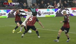 Man United phẫn nộ vì VAR, mất oan chiến thắng trước Bournemouth